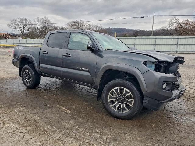 Toyota Tacoma Double Cab Image 4