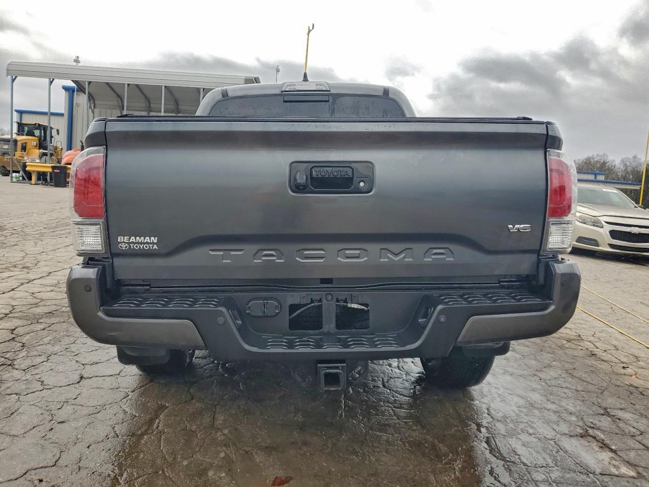 Toyota Tacoma Double Cab Image 2