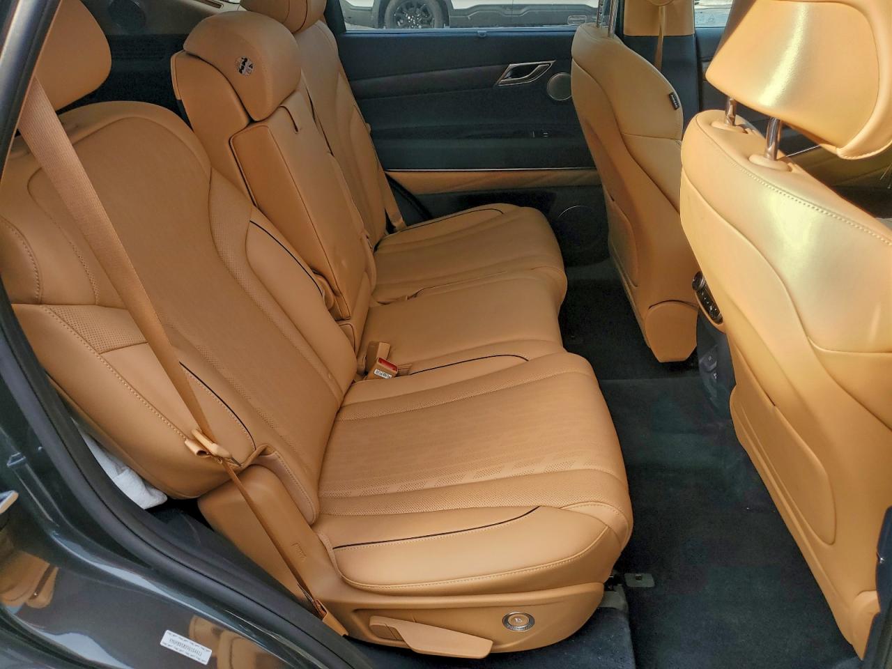 Genesis GV80 Base Image 10