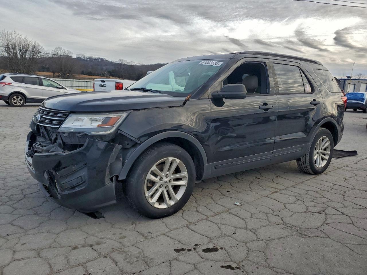 Ford Explorer Image 1
