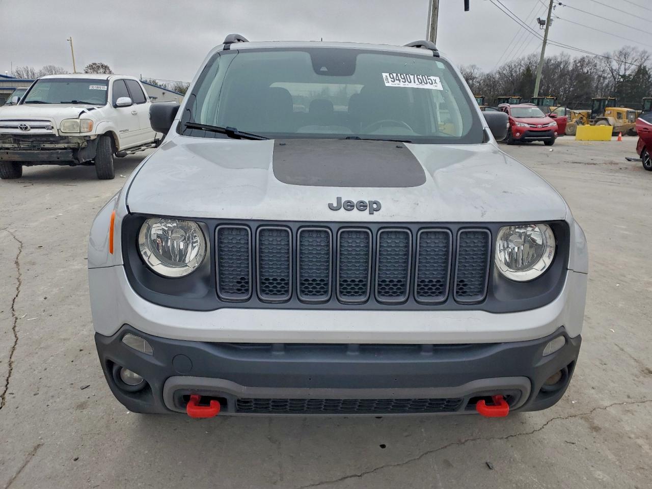 Jeep Renegade Trailhawk Image 6