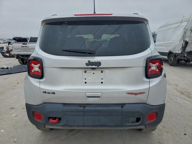 Jeep Renegade Trailhawk Image 7