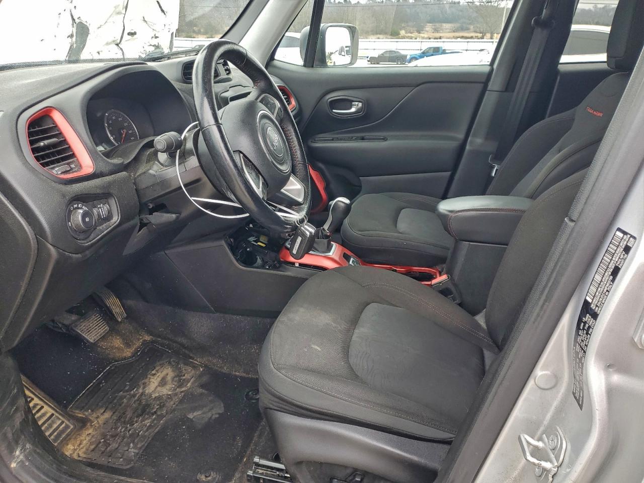 Jeep Renegade Trailhawk Image 8