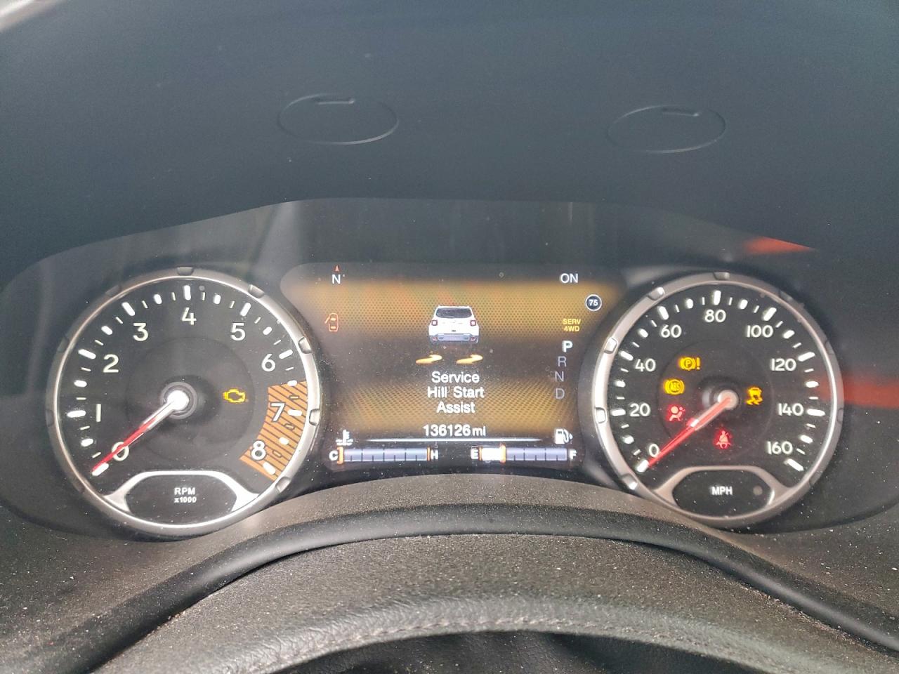 Jeep Renegade Trailhawk Image 12