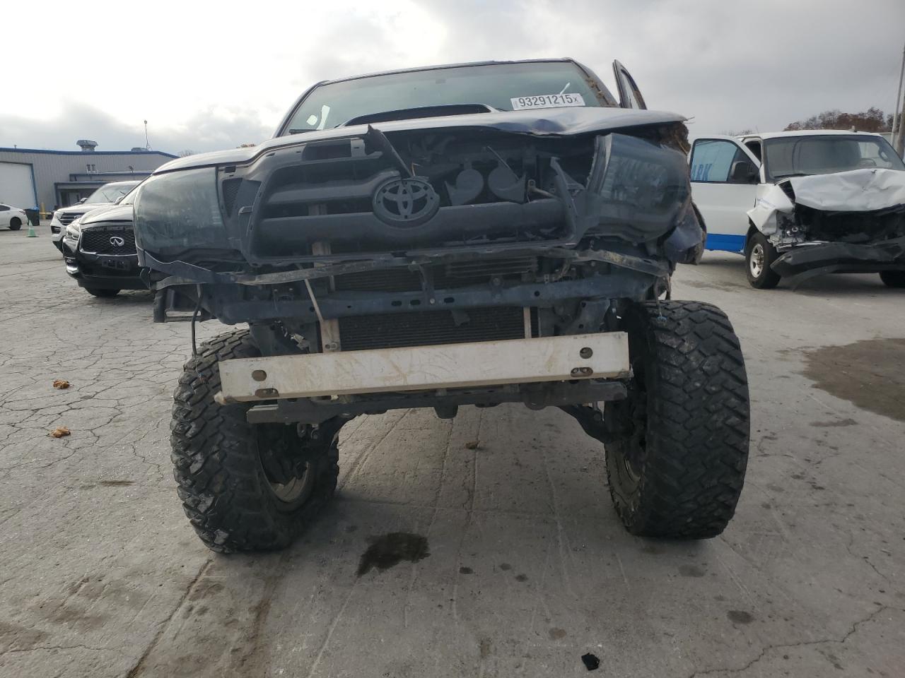 Toyota Tacoma Prerunner Access Cab Image 7