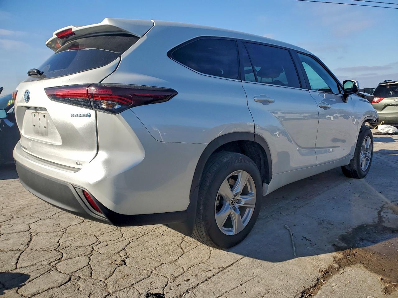 Toyota Highlander Hybrid Le Image 8