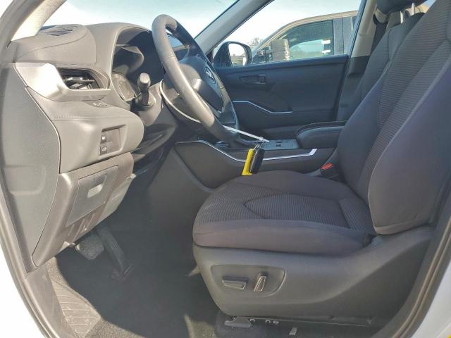 Toyota Highlander Hybrid Le Image 3