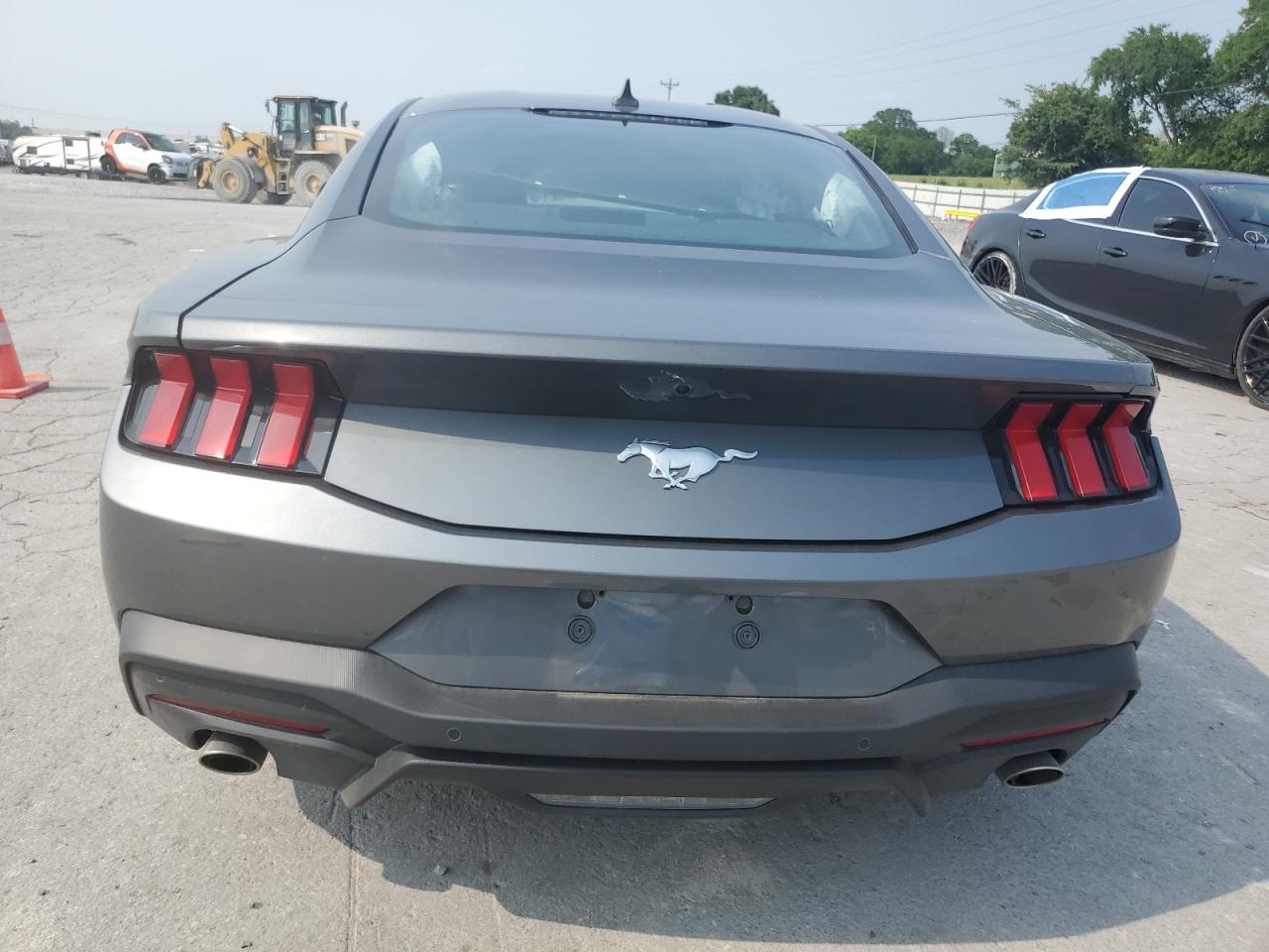 Ford Mustang Image 6