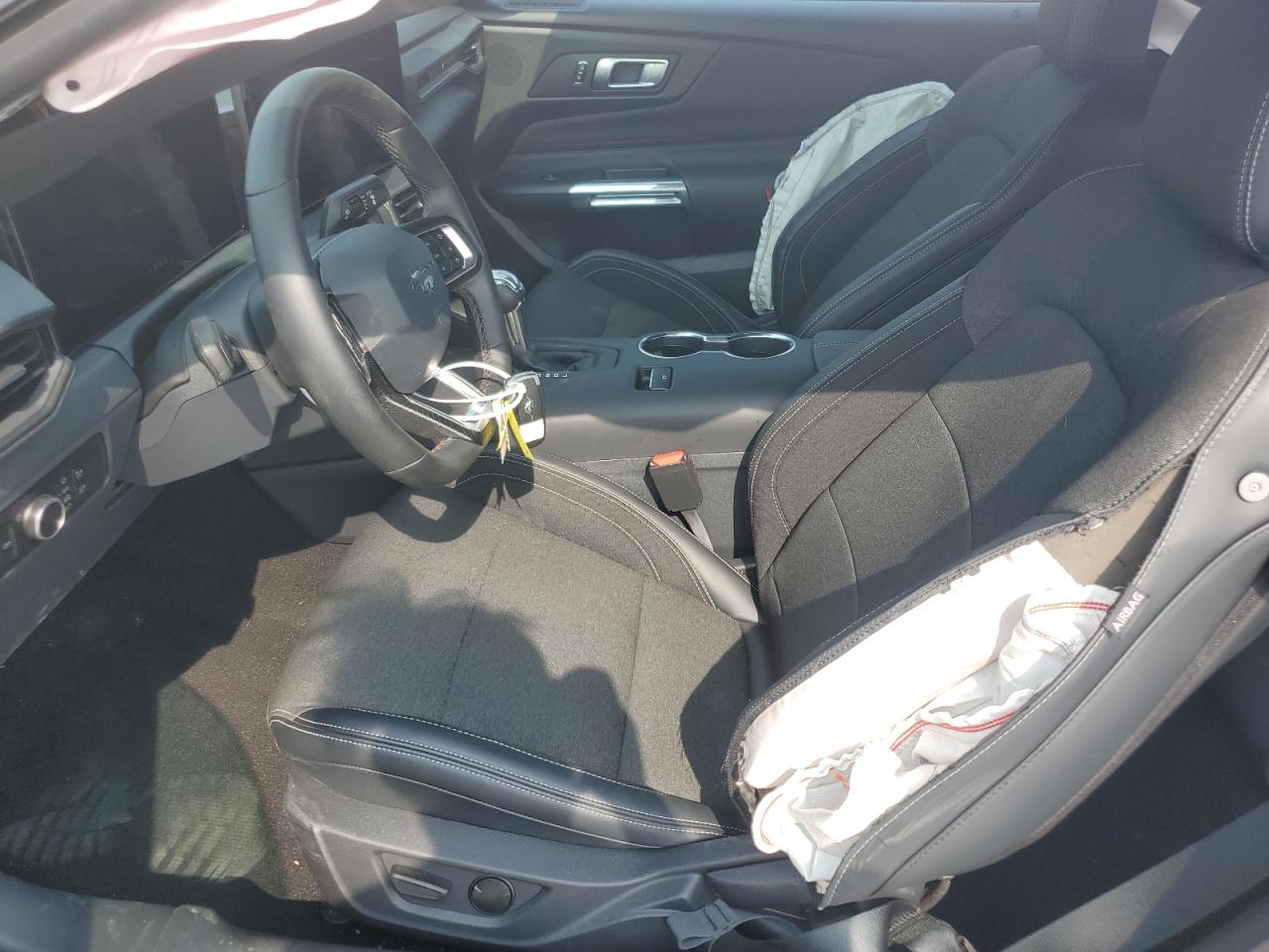 Ford Mustang Image 9