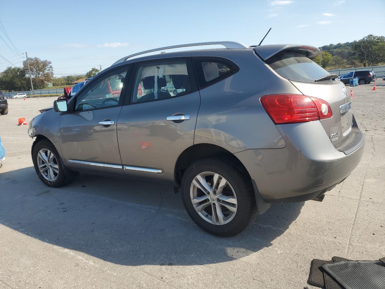 Nissan Rogue S Image 5
