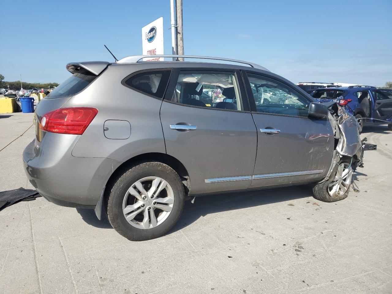 Nissan Rogue S Image 4