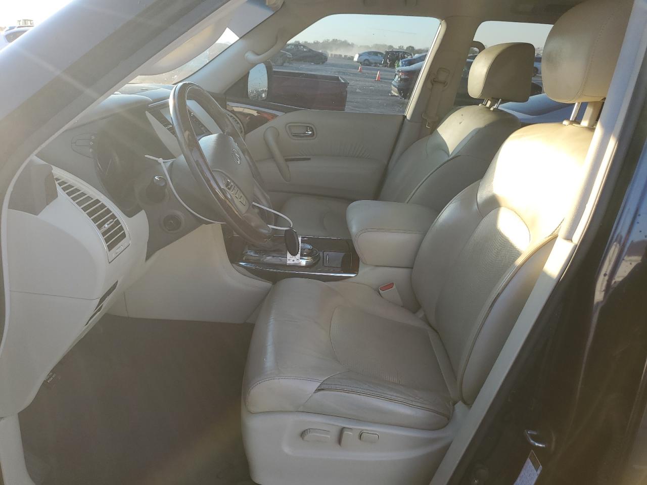 INFINITI Qx Base Image 2