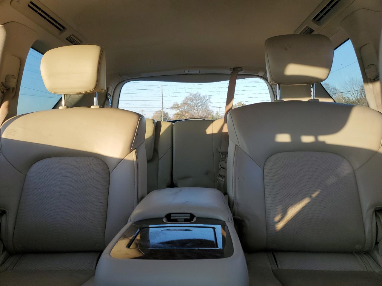 INFINITI Qx Base Image 12