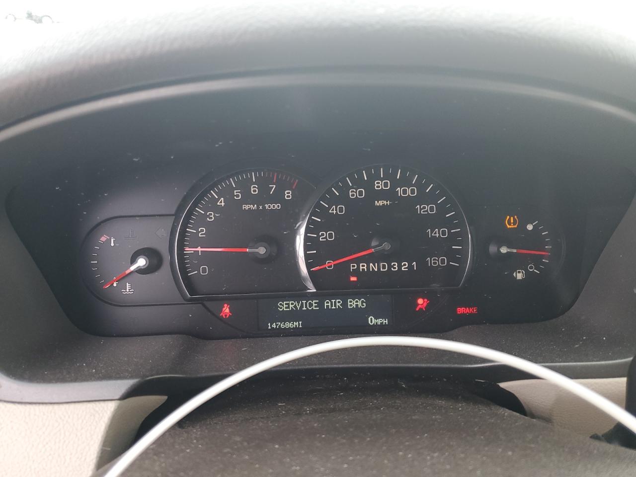 Cadillac DTS Image 10