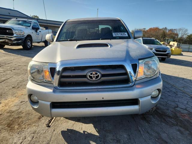 Toyota Tacoma Double Cab Prerunner Image 2