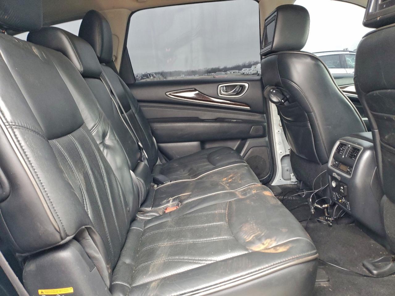 INFINITI JX35 Image 8