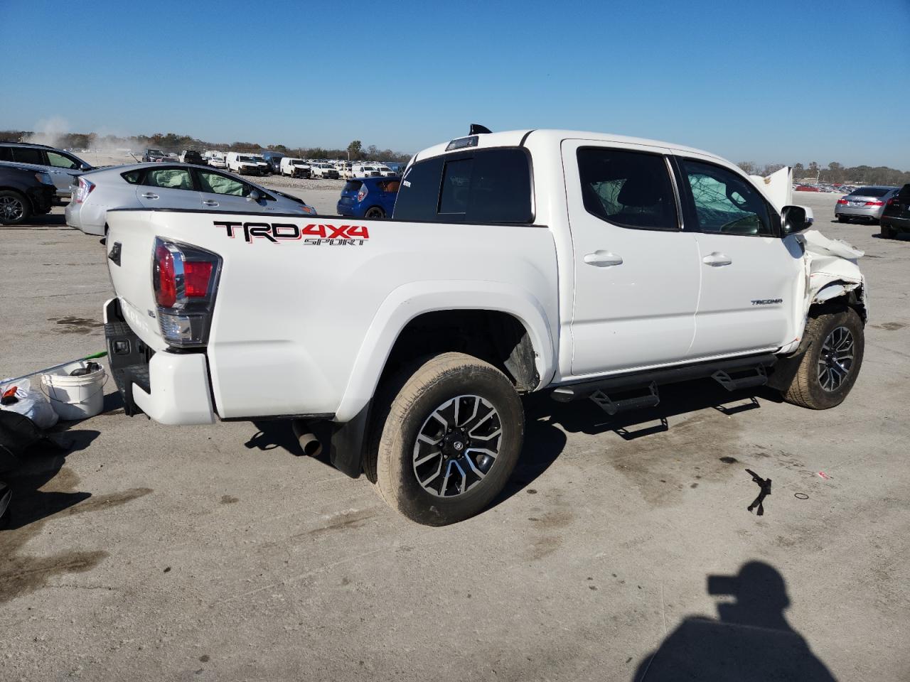 Toyota Tacoma Double Cab Image 11