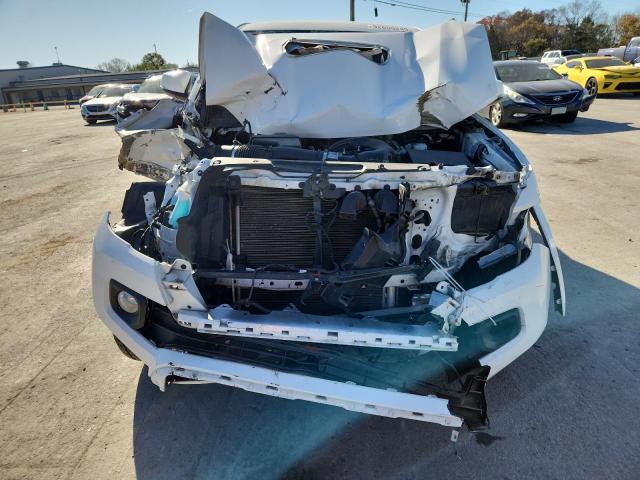 Toyota Tacoma Double Cab Image 5