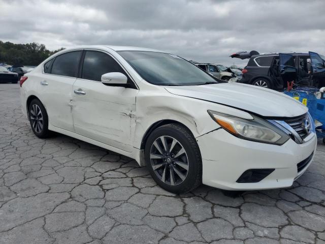 Nissan Altima 2.5 Image 6