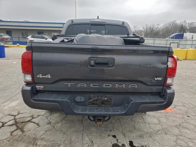 Toyota Tacoma Double Cab Image 11