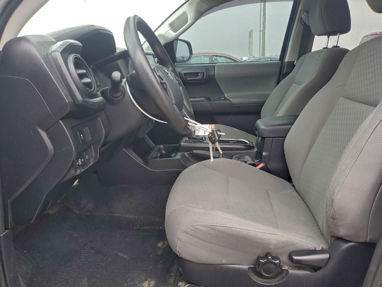 Toyota Tacoma Double Cab Image 6