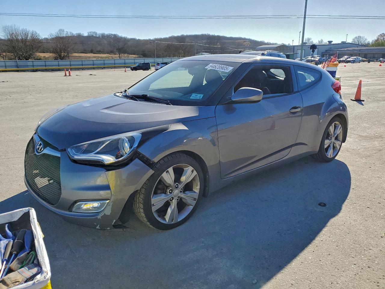 Hyundai VELOSTER Image 1