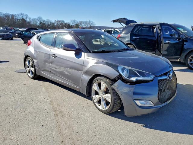 Hyundai VELOSTER Image 4