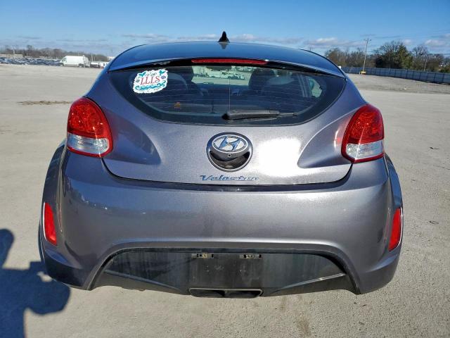 Hyundai VELOSTER Image 2