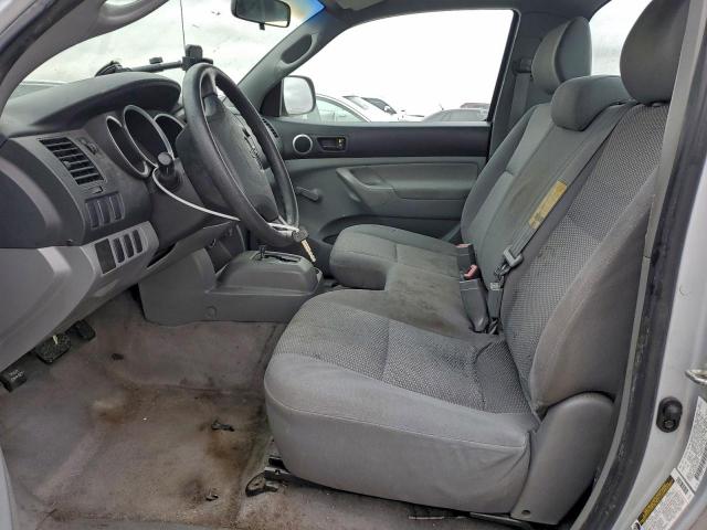 Toyota Tacoma Image 8