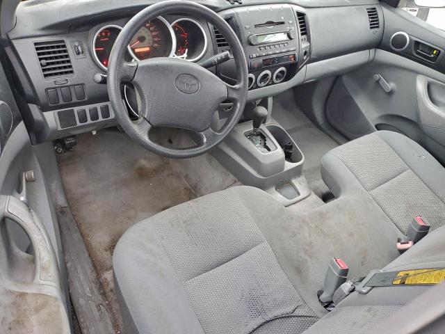 Toyota Tacoma Image 9