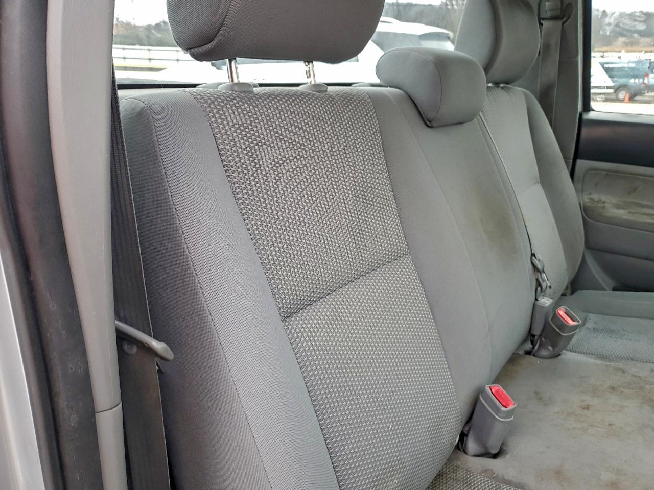 Toyota Tacoma Image 7