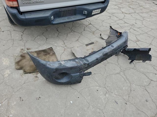 Toyota Tacoma Image 3