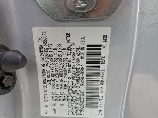 Toyota Tacoma Image 13