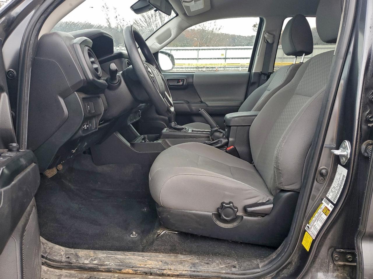 Toyota Tacoma Double Cab Image 4