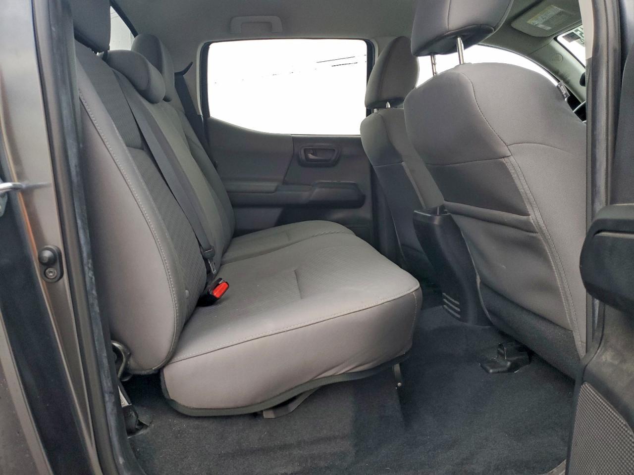 Toyota Tacoma Double Cab Image 2