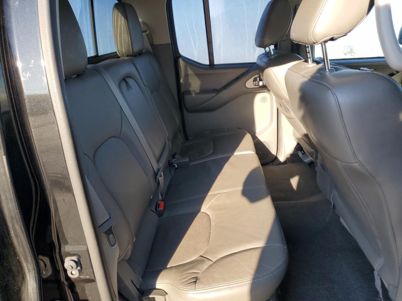 Nissan Frontier S Image 3