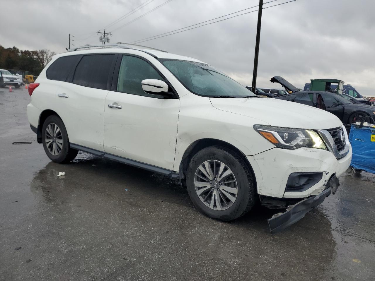 Nissan Pathfinder S Image 2