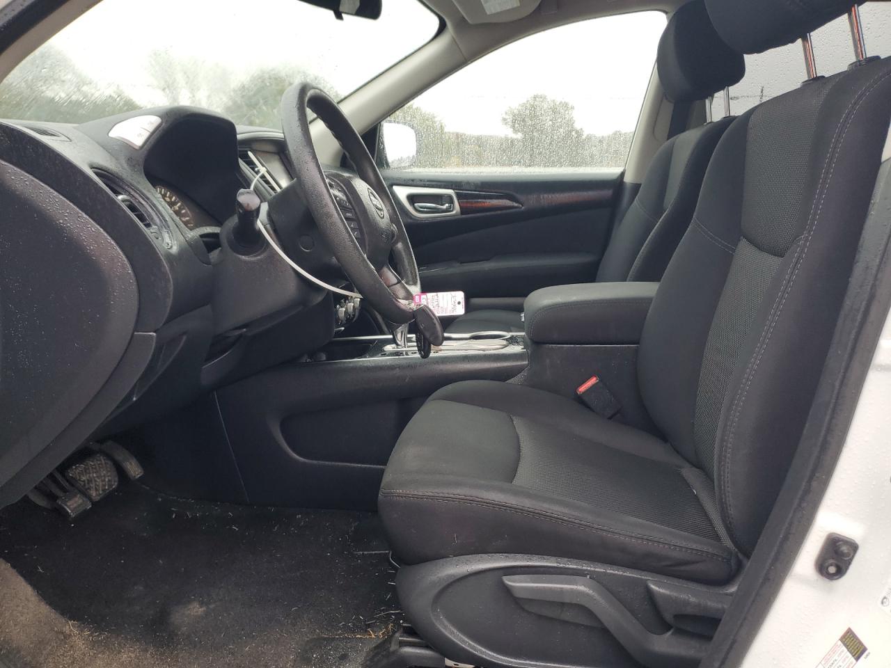 Nissan Pathfinder S Image 12