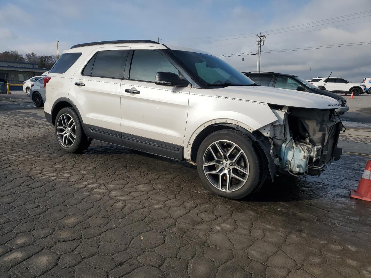 Ford Explorer Sport Image 6