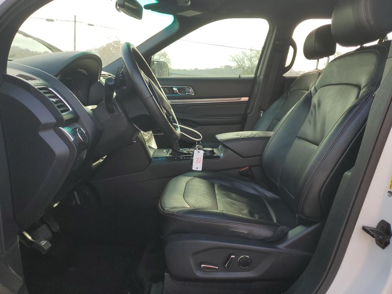 Ford Explorer Sport Image 2