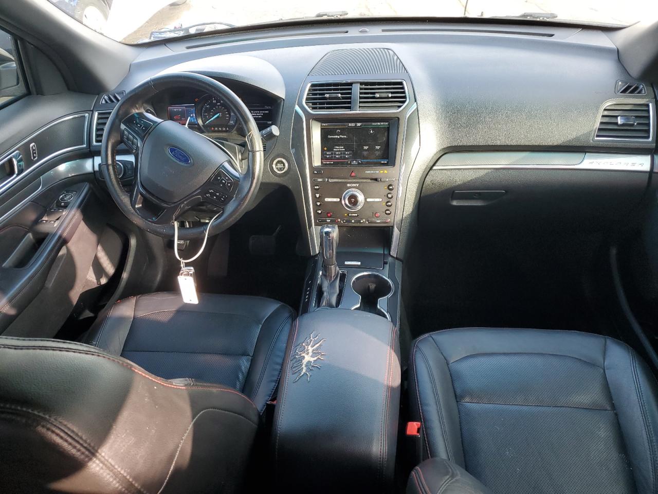 Ford Explorer Sport Image 13