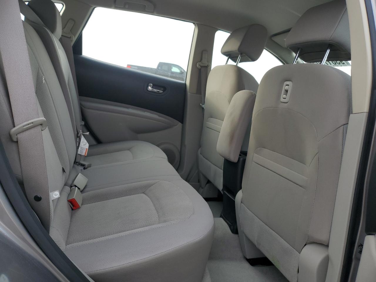 Nissan Rogue S Image 9