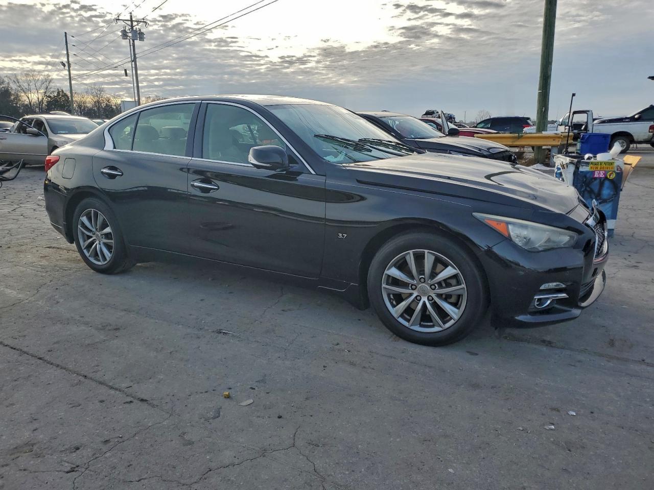 INFINITI Q50 Base Image 12