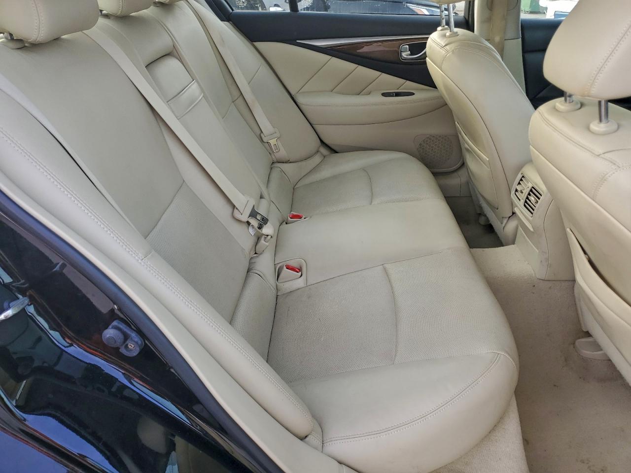 INFINITI Q50 Base Image 2