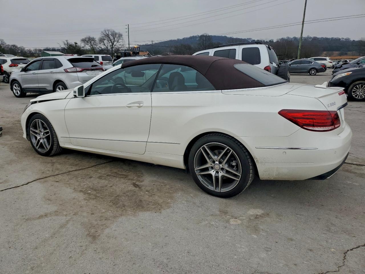 Mercedes-Benz E-Class 350 Image 11