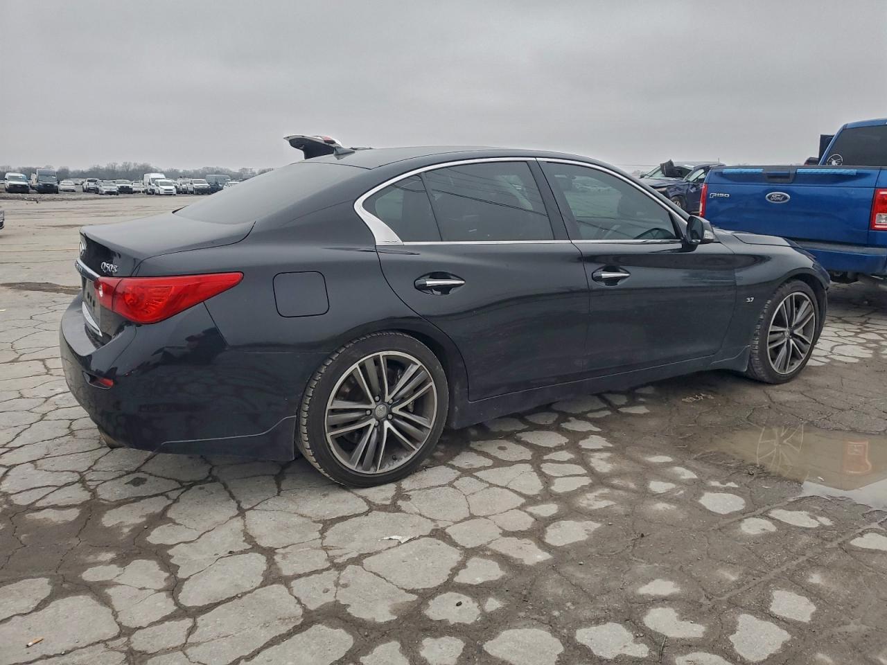 INFINITI Q50 Base Image 2