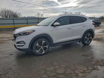  Salvage Hyundai TUCSON