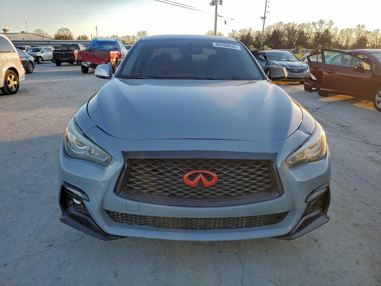 INFINITI Q50 Luxe Image 2