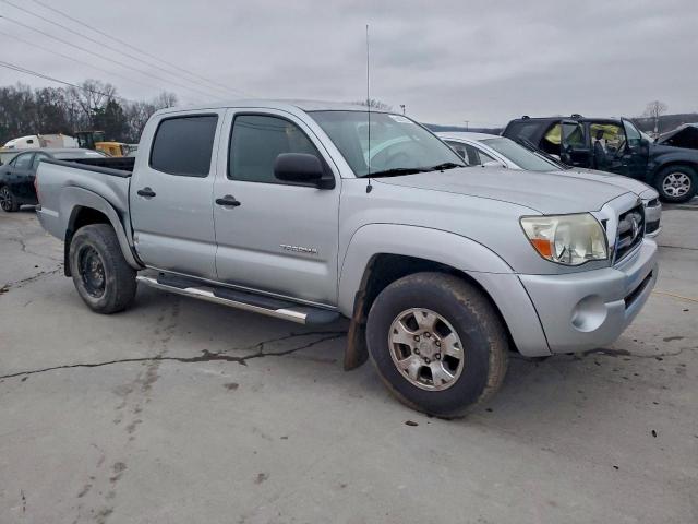 Toyota Tacoma Double Cab Image 8