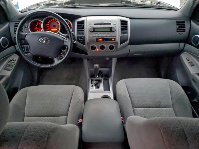 Toyota Tacoma Double Cab Image 3